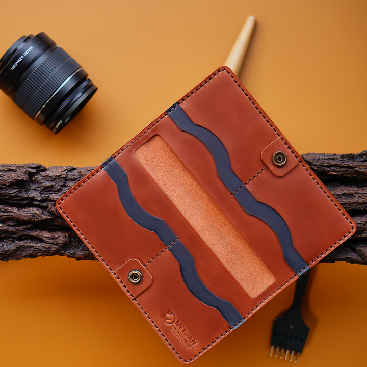 Handmade Wallets in Vegtan Leather